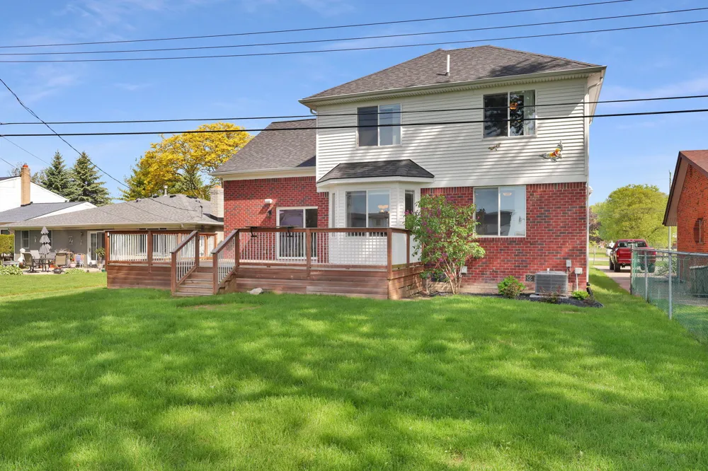48484 Jefferson Avenue Chesterfield Township, MI 48047