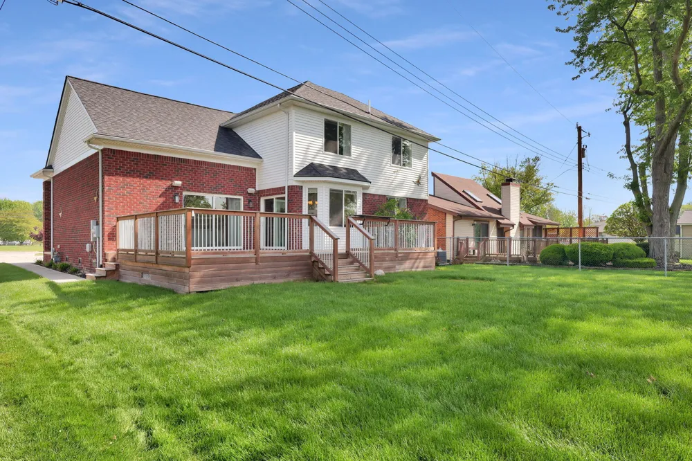 48484 Jefferson Avenue Chesterfield Township, MI 48047