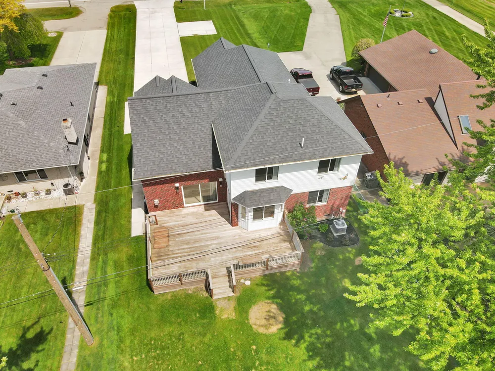 48484 Jefferson Avenue Chesterfield Township, MI 48047