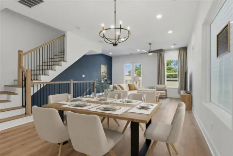 2806 Versailles Oak Lane