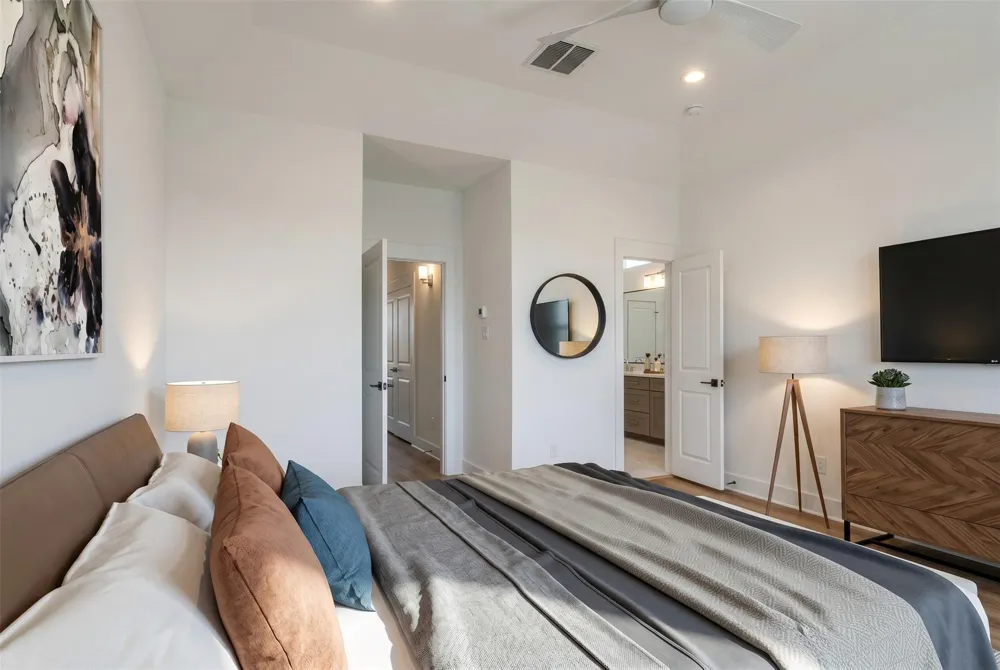 2806 Versailles Oak Lane Houston, TX 77092