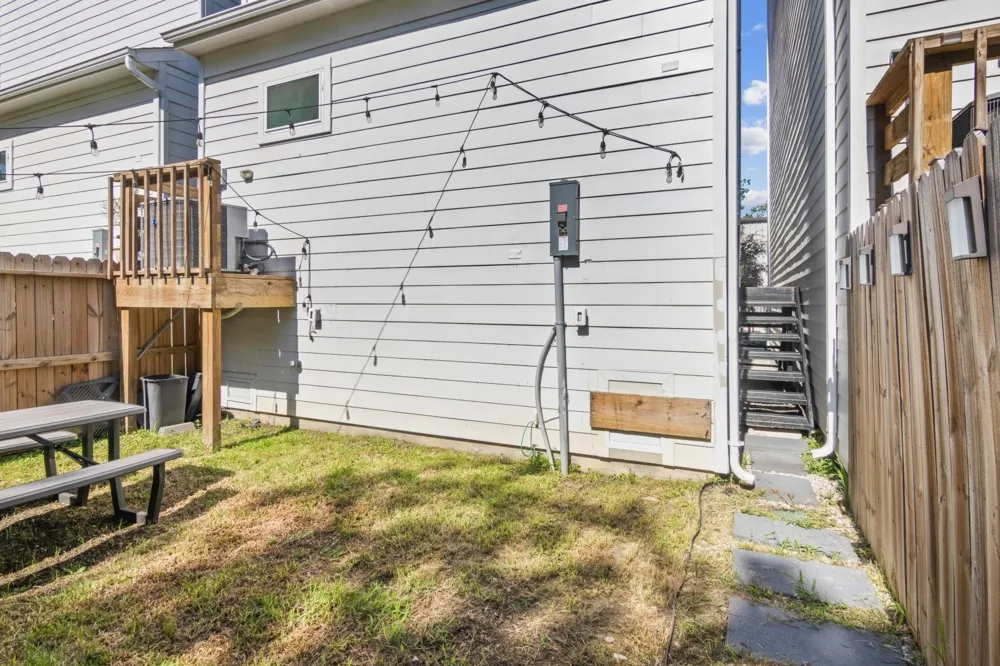 2806 Versailles Oak Lane Houston, TX 77092