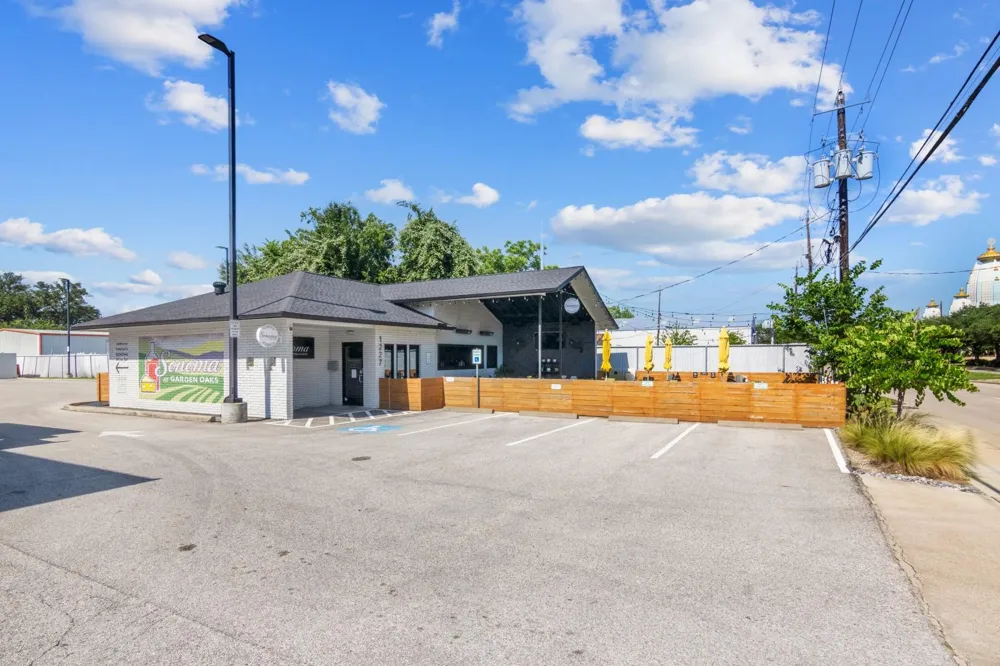 2806 Versailles Oak Lane Houston, TX 77092