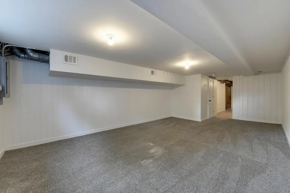3435 Zenith Avenue Robbinsdale, MN 55422