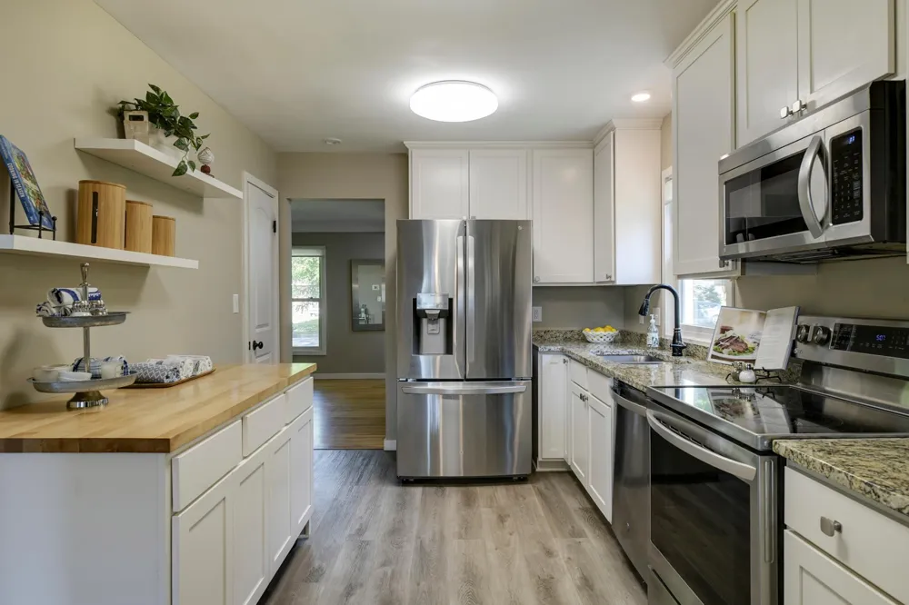 3435 Zenith Avenue Robbinsdale, MN 55422
