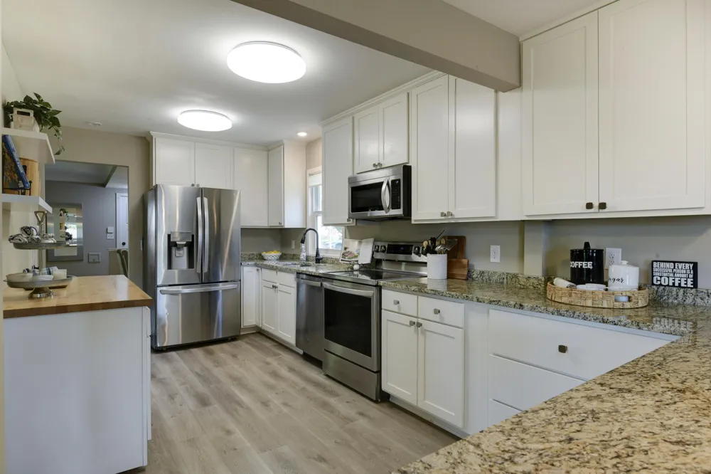 3435 Zenith Avenue Robbinsdale, MN 55422