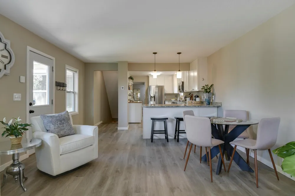 3435 Zenith Avenue Robbinsdale, MN 55422