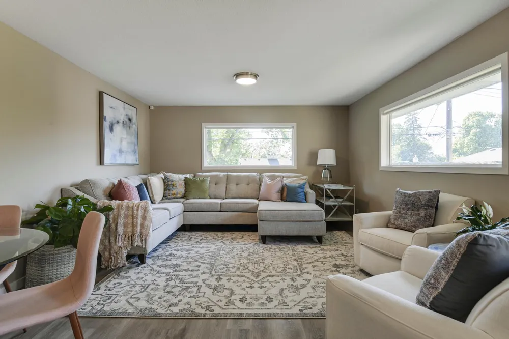 3435 Zenith Avenue Robbinsdale, MN 55422