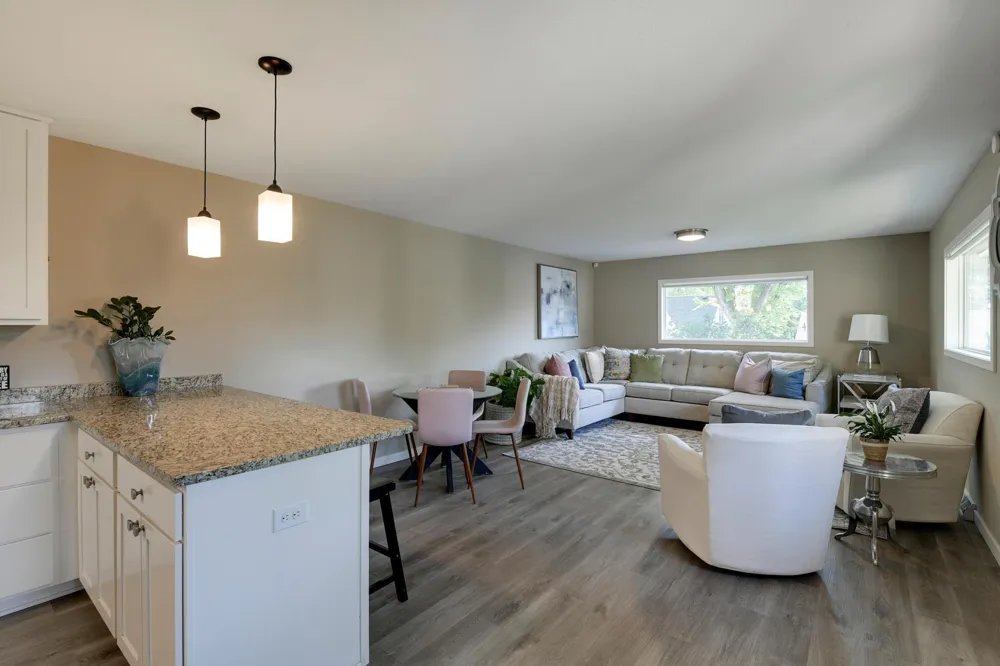 3435 Zenith Avenue Robbinsdale, MN 55422