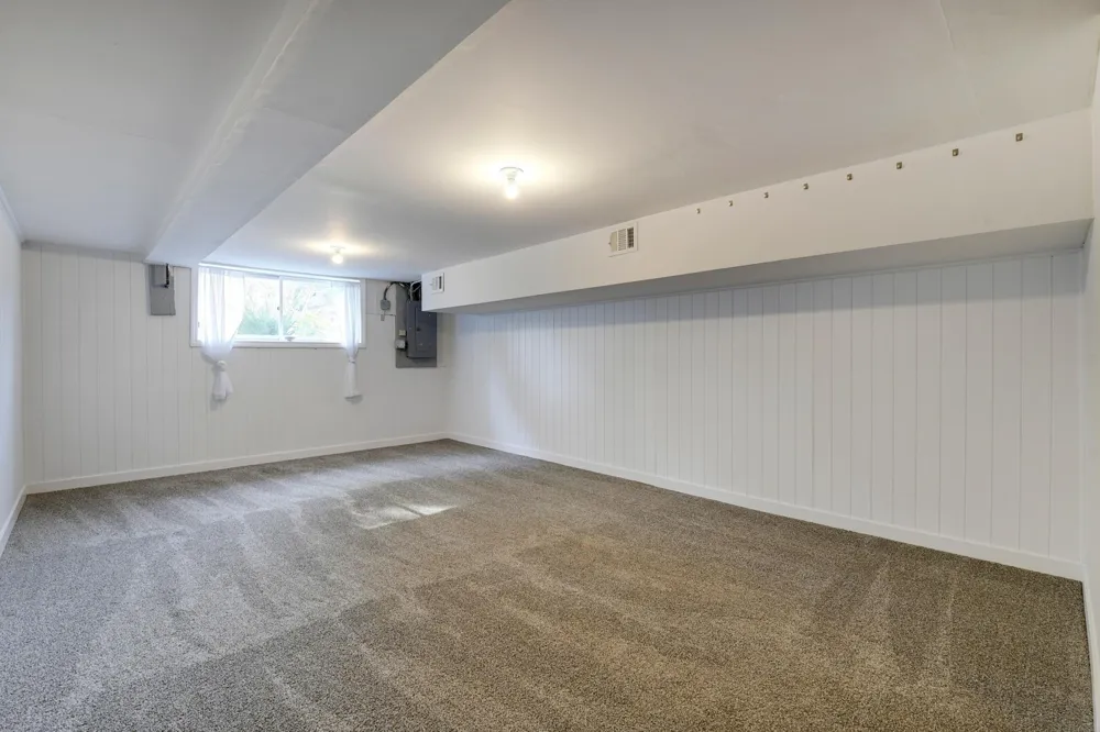 3435 Zenith Avenue Robbinsdale, MN 55422