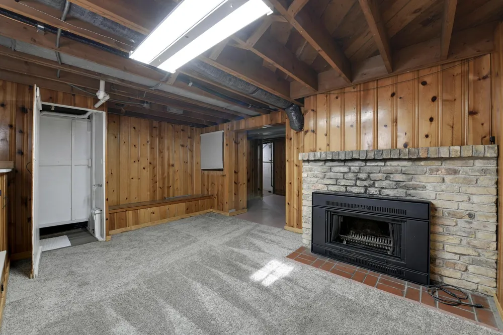 3435 Zenith Avenue Robbinsdale, MN 55422
