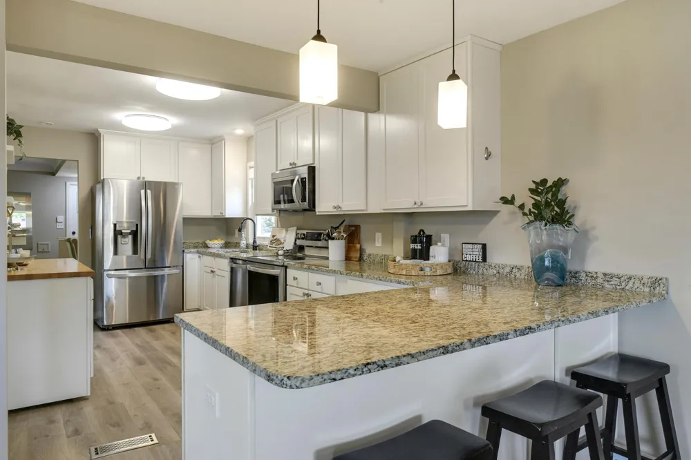 3435 Zenith Avenue Robbinsdale, MN 55422