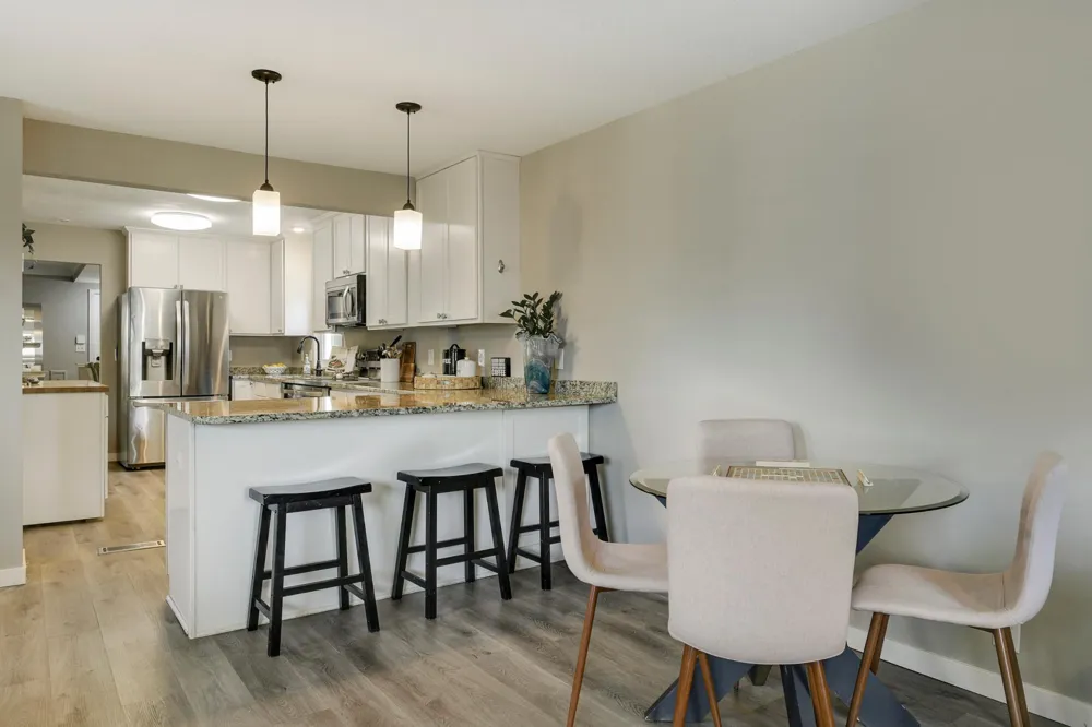 3435 Zenith Avenue Robbinsdale, MN 55422