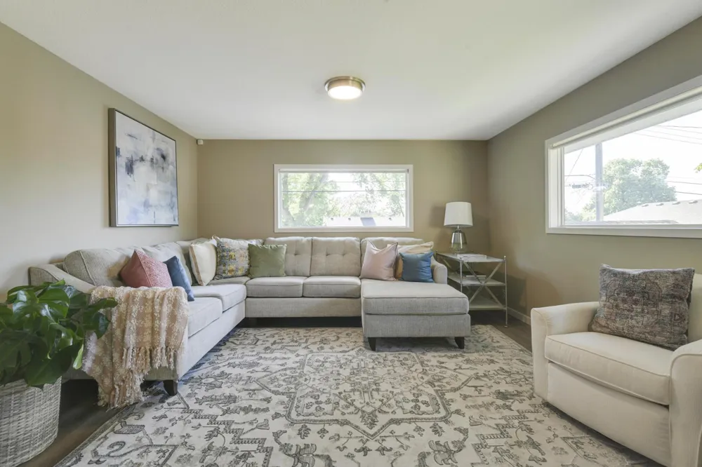 3435 Zenith Avenue Robbinsdale, MN 55422