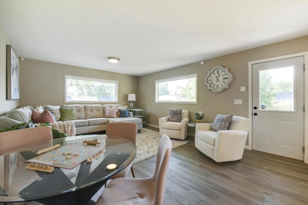 3435 Zenith Avenue Robbinsdale, MN 55422