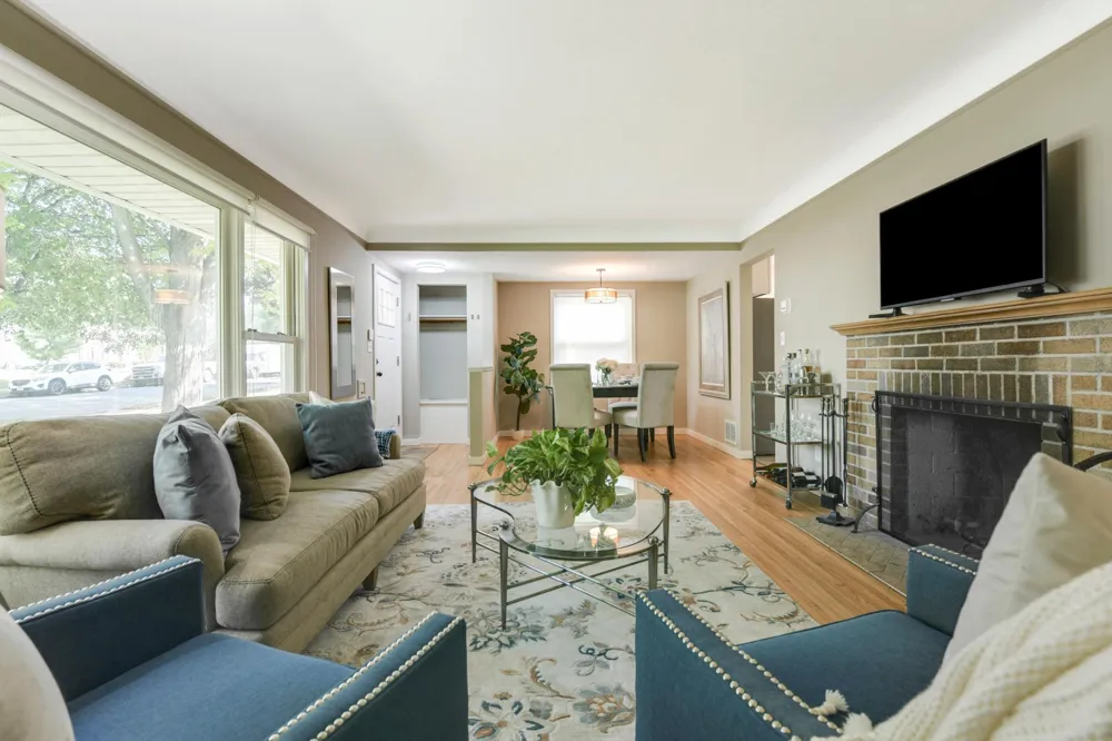 3435 Zenith Avenue Robbinsdale, MN 55422