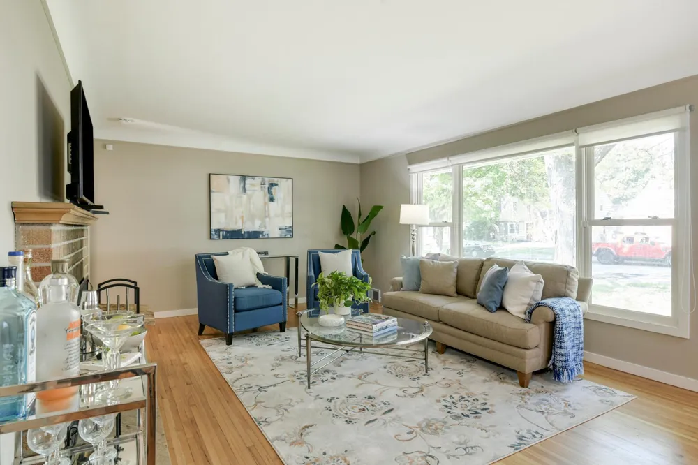 3435 Zenith Avenue Robbinsdale, MN 55422