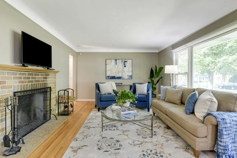 3435 Zenith Avenue Robbinsdale, MN 55422