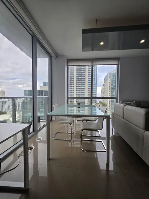 1060 Brickell Ave #2201