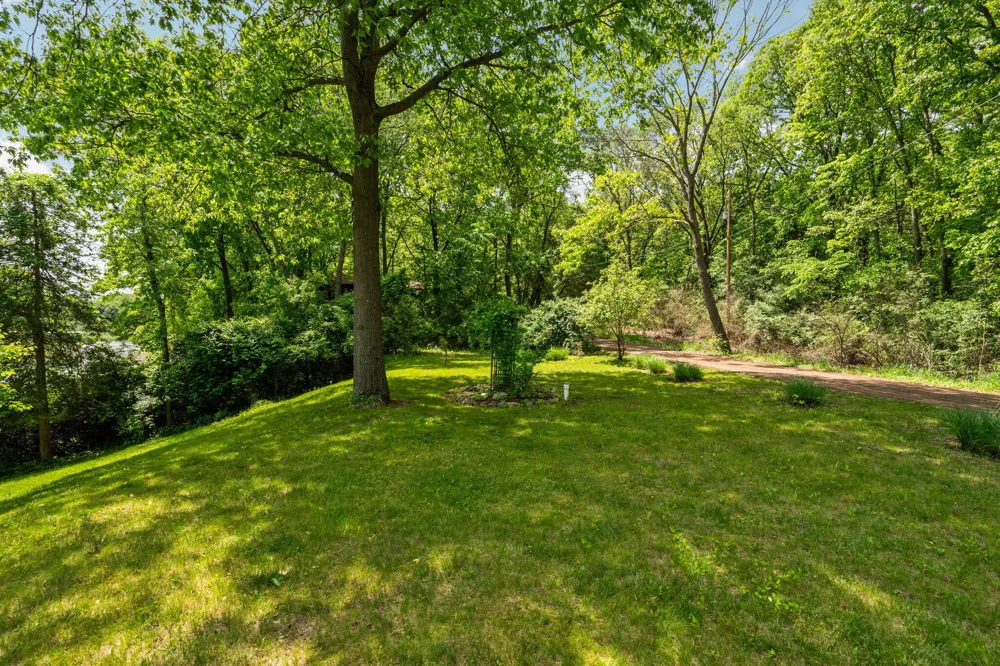 210 Spring Lake Drive Chelsea, MI 48118