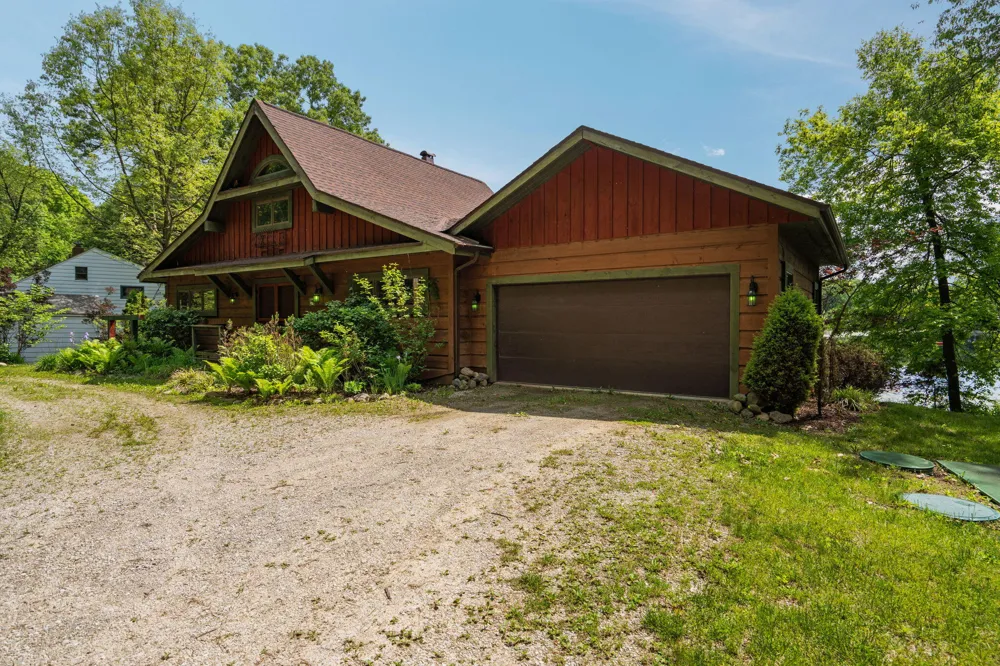 210 Spring Lake Drive Chelsea, MI 48118
