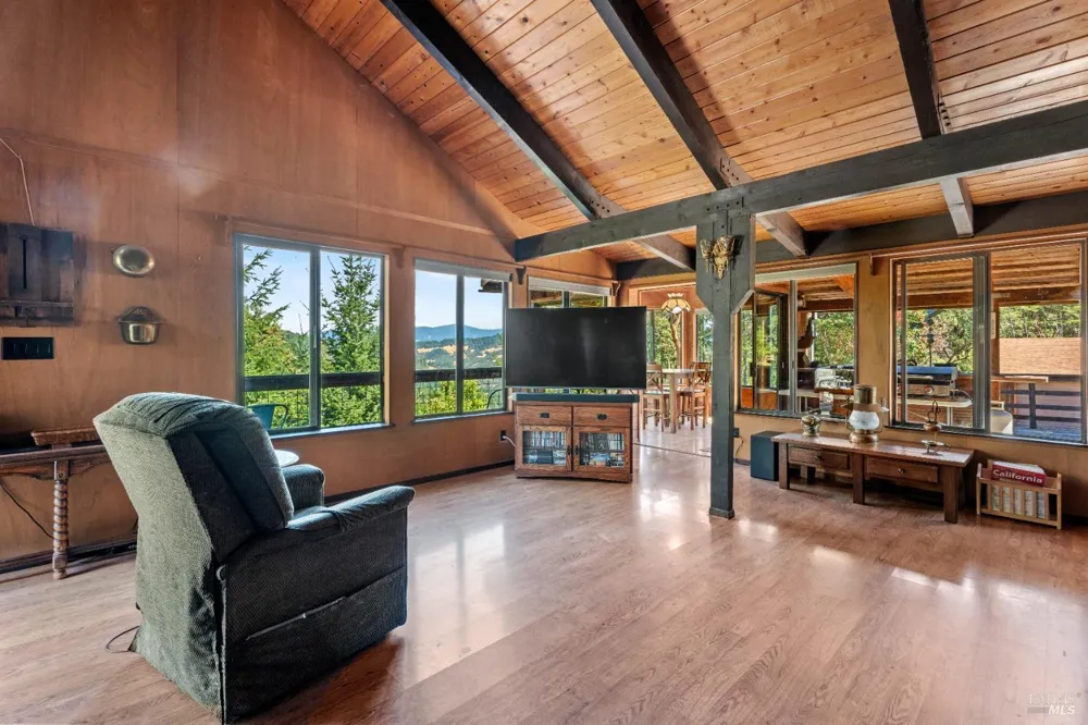 18396 Mariposa Creek Road Willits, CA 95490