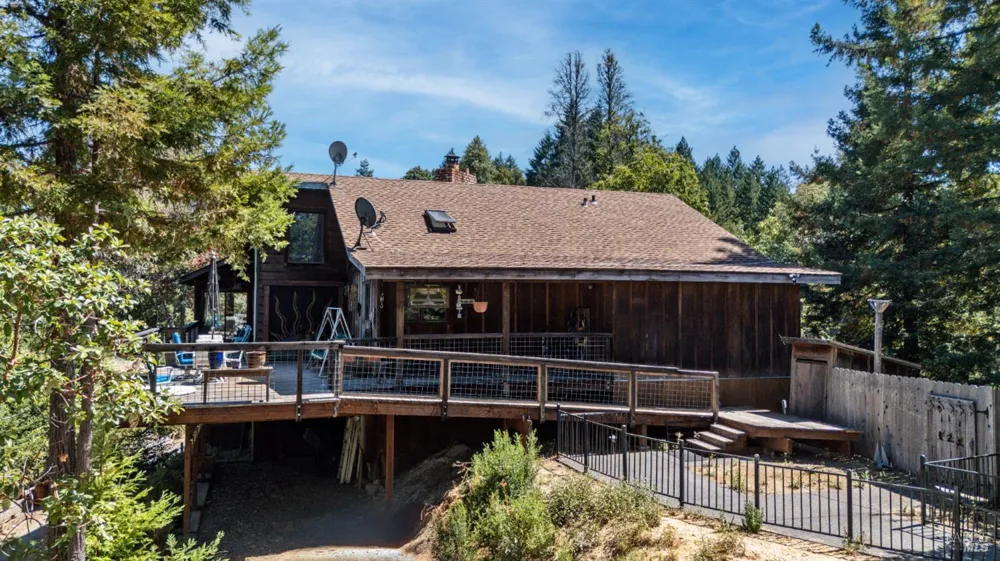18396 Mariposa Creek Road Willits, CA 95490