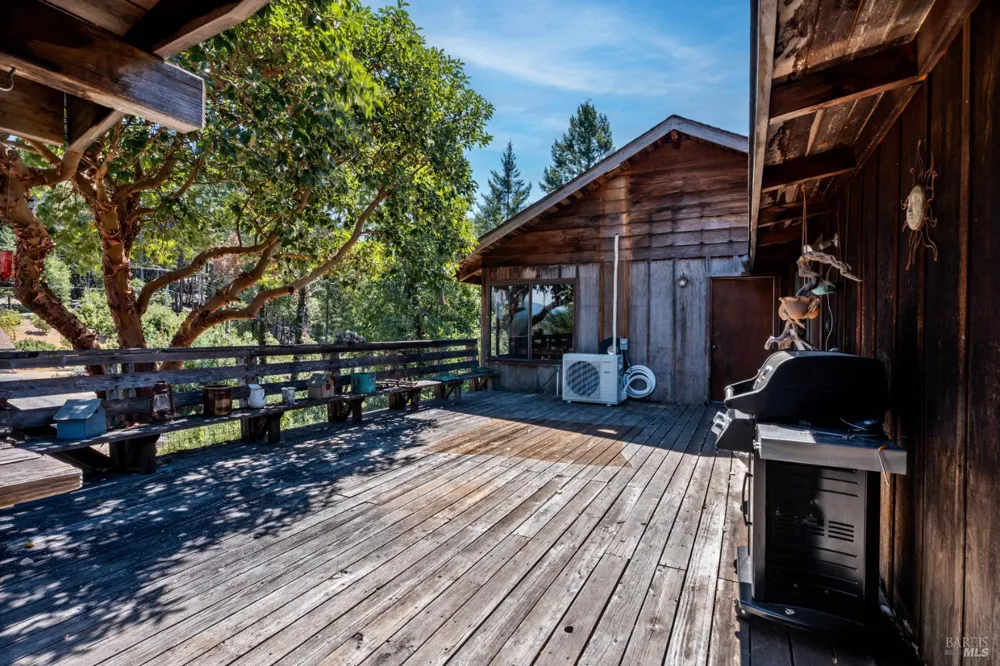 18396 Mariposa Creek Road Willits, CA 95490