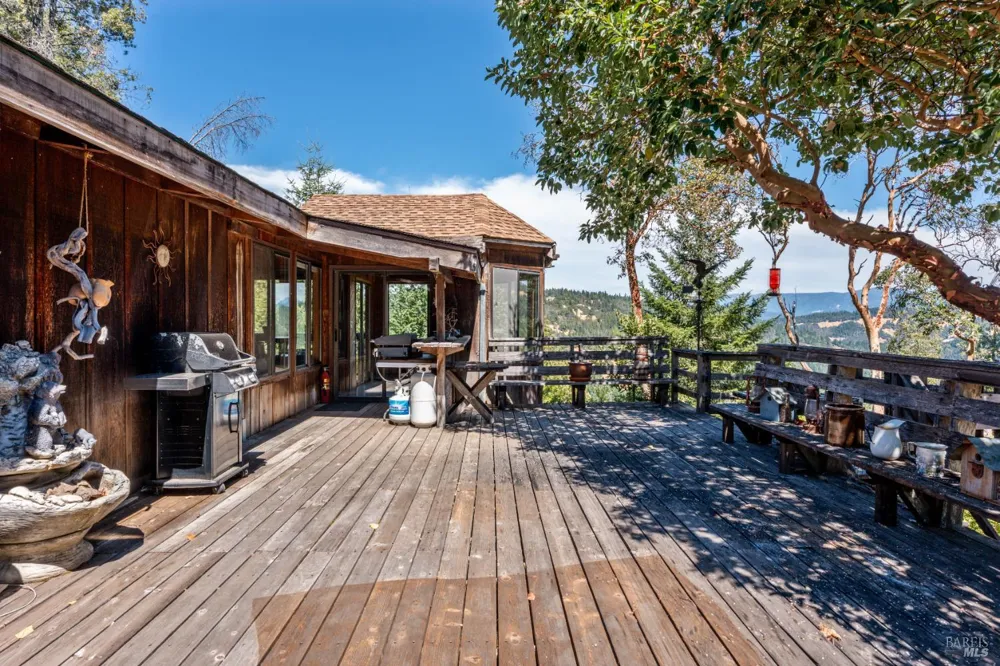 18396 Mariposa Creek Road Willits, CA 95490