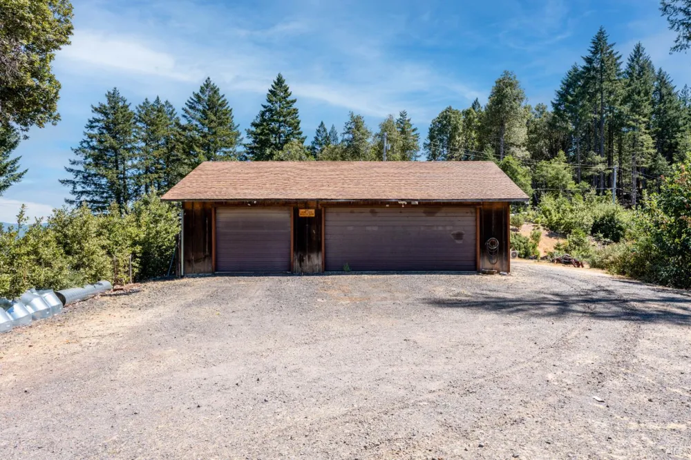 18396 Mariposa Creek Road Willits, CA 95490