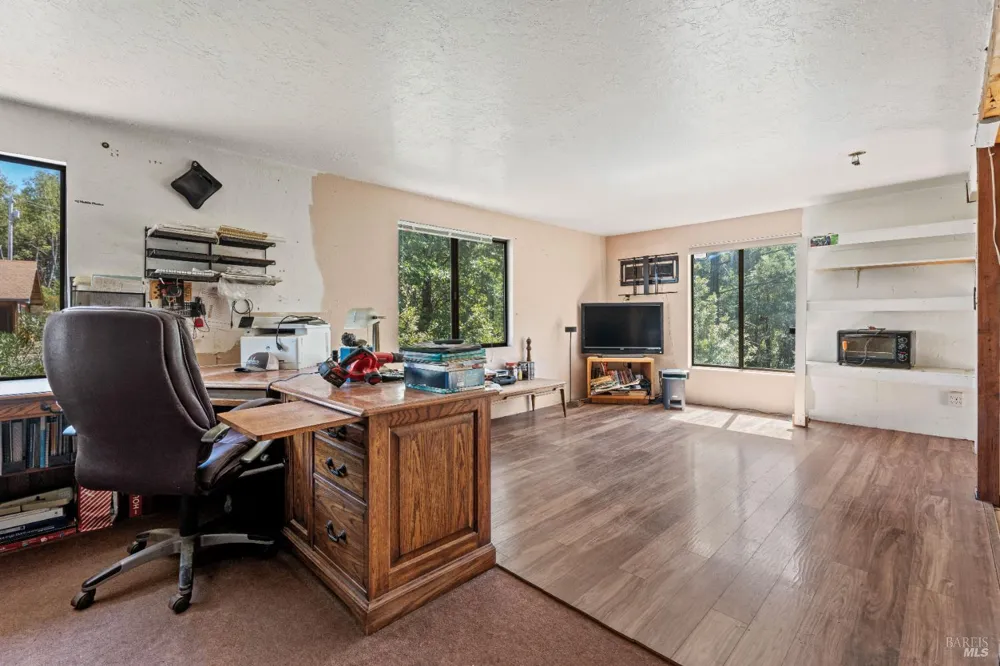 18396 Mariposa Creek Road Willits, CA 95490