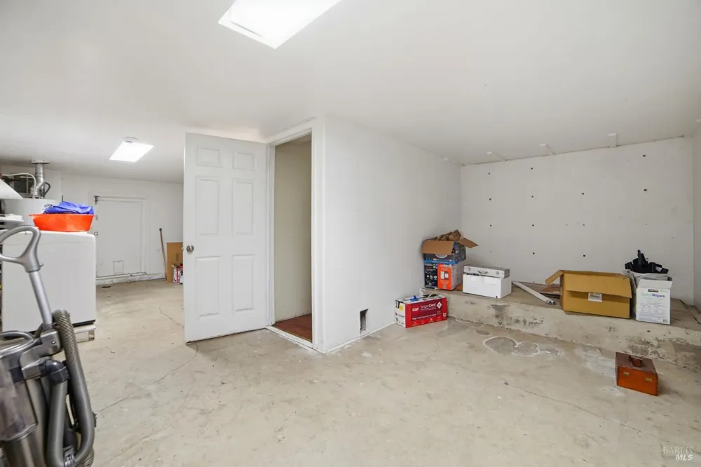 14920 Willow Road Guerneville, CA 95446