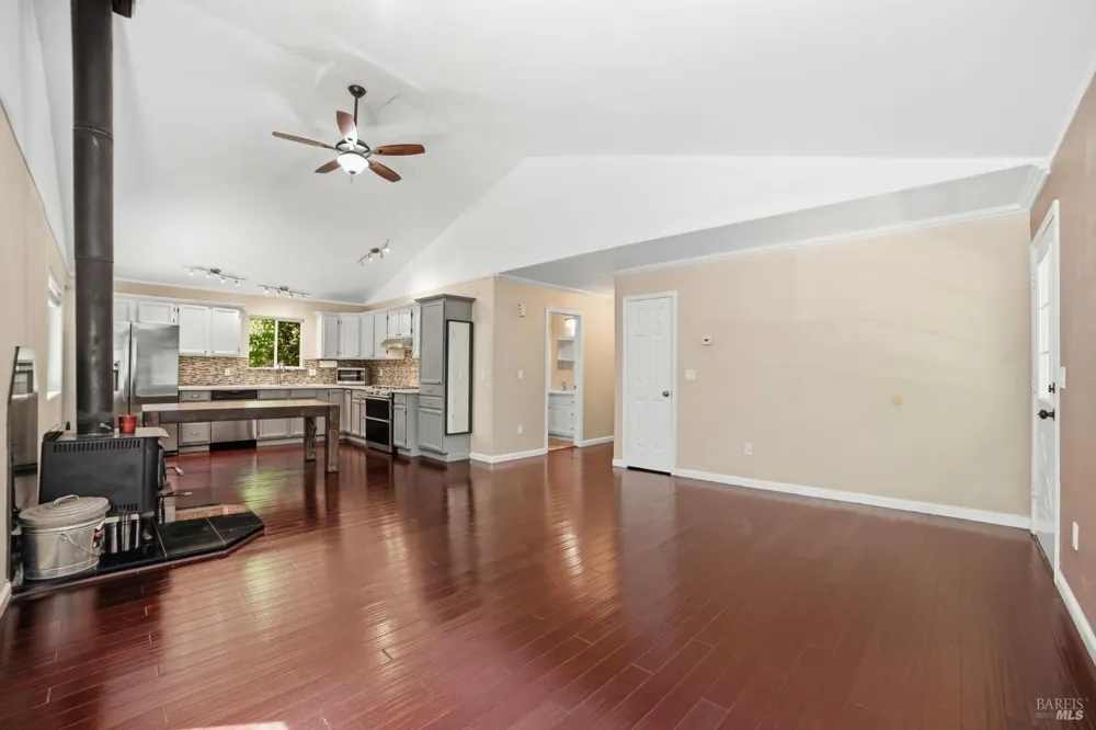 14920 Willow Road Guerneville, CA 95446