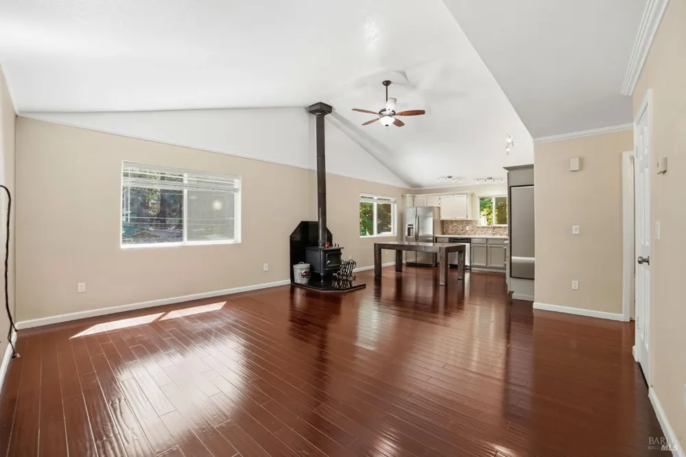 14920 Willow Road Guerneville, CA 95446