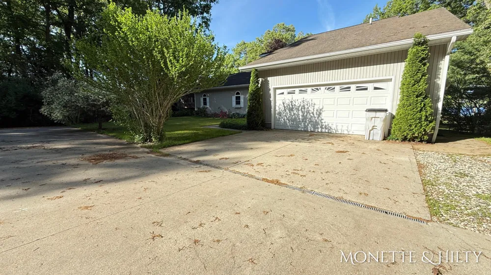 2550 Cove Road Twin Lake, MI 49457