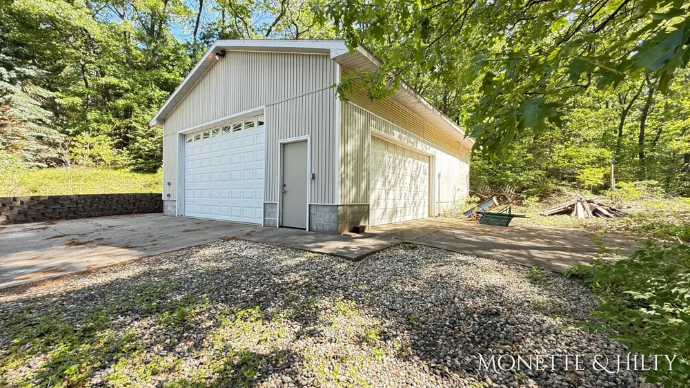 2550 Cove Road Twin Lake, MI 49457