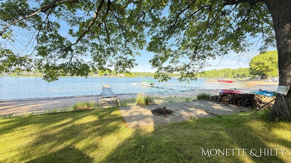 2550 Cove Road Twin Lake, MI 49457