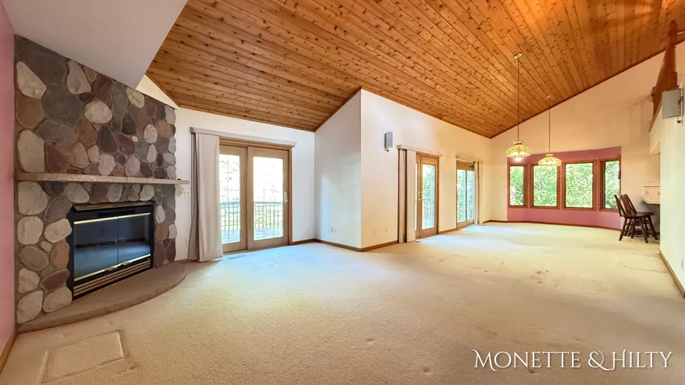2550 Cove Road Twin Lake, MI 49457