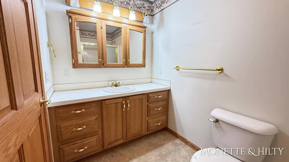 2550 Cove Road Twin Lake, MI 49457