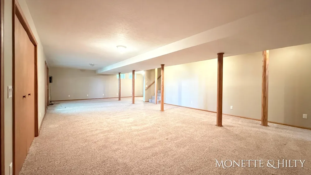 2550 Cove Road Twin Lake, MI 49457