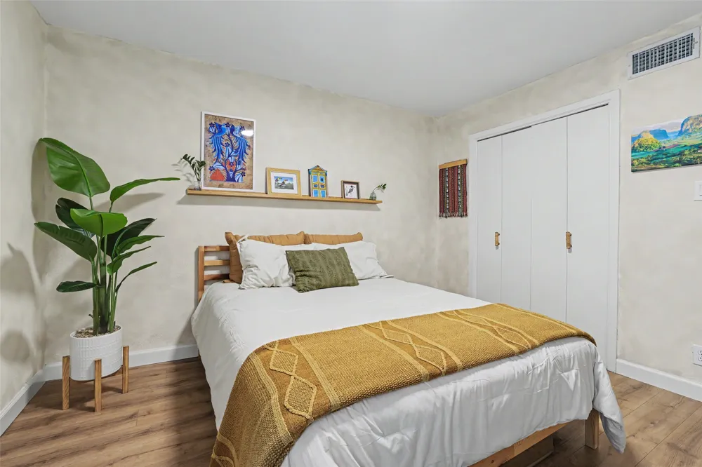 300 Crockett Street #114 Austin, TX 78704