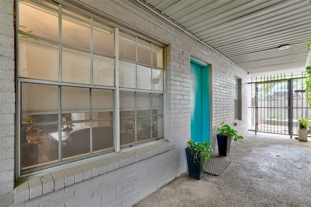 300 Crockett Street #114 Austin, TX 78704