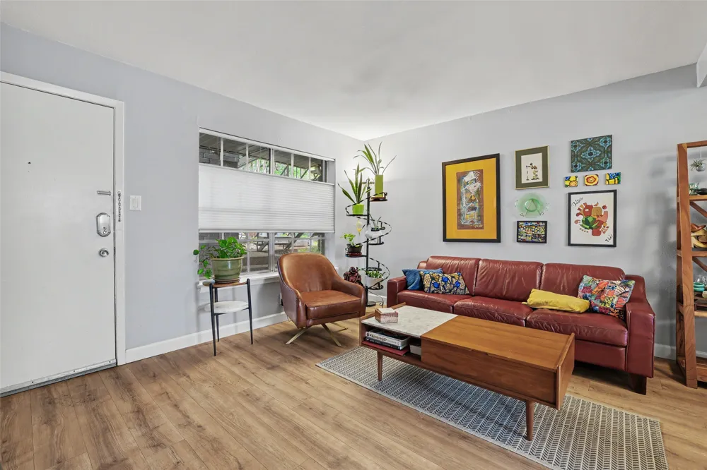 300 Crockett Street #114 Austin, TX 78704