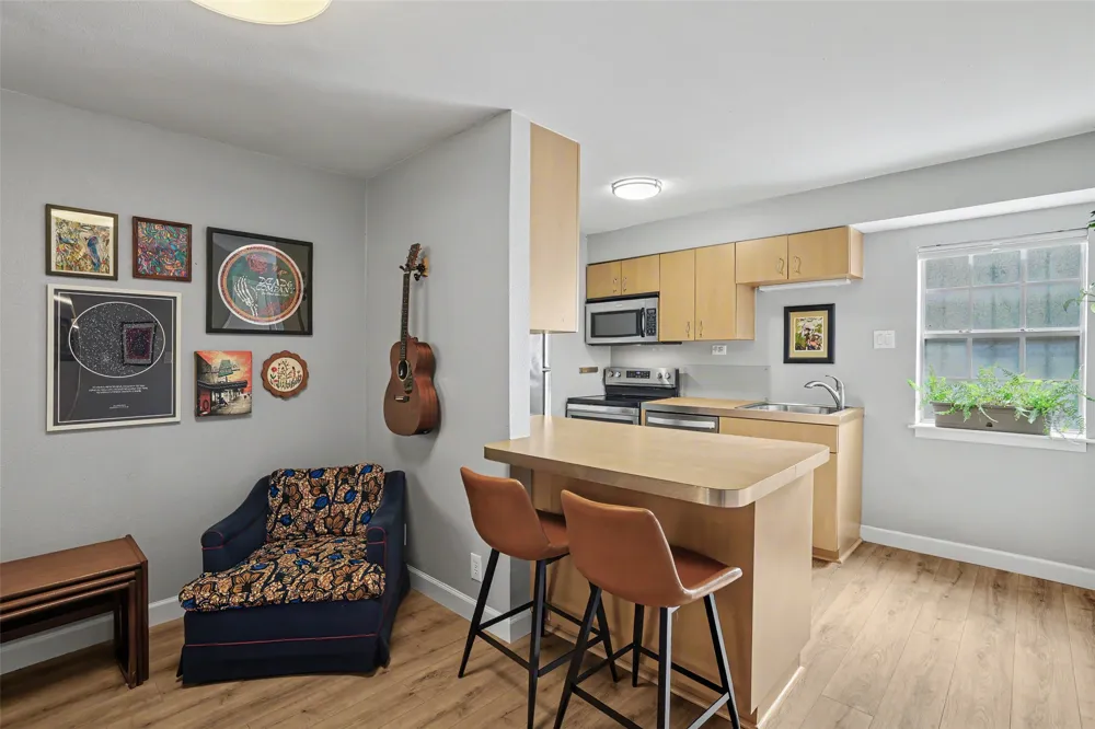 300 Crockett Street #114 Austin, TX 78704