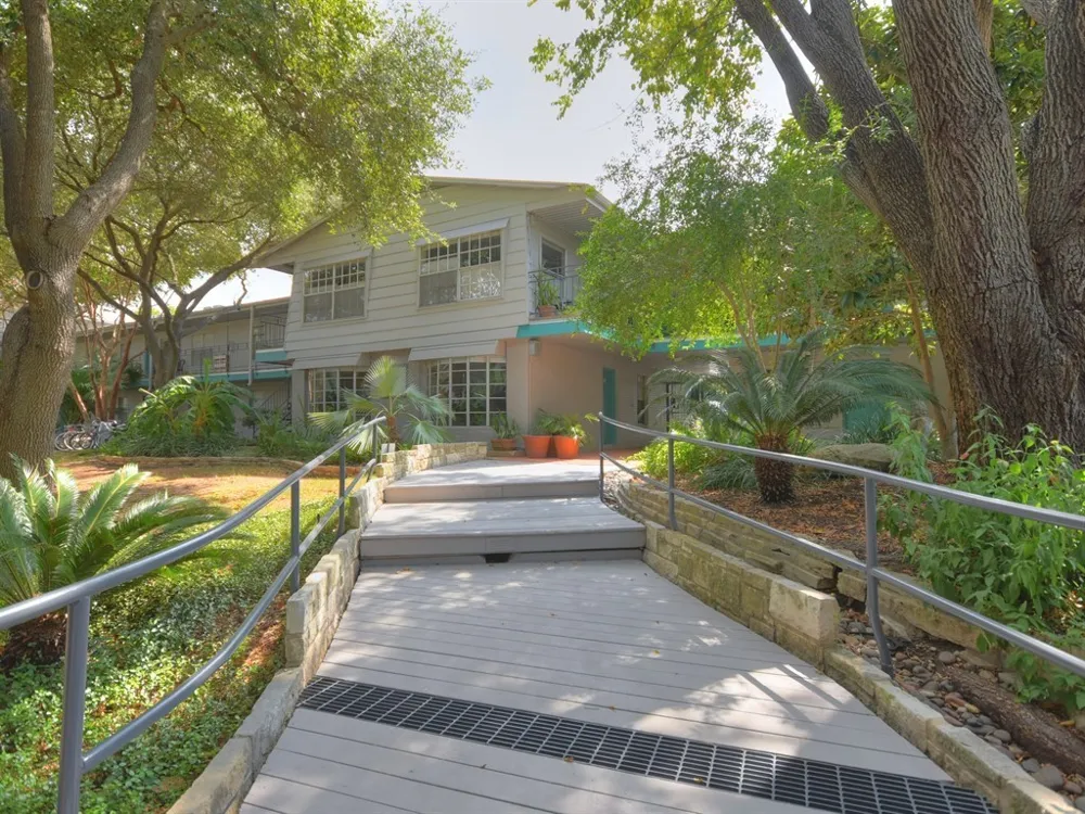 300 Crockett Street #114 Austin, TX 78704