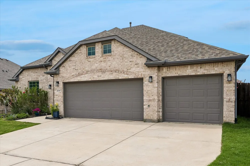 4341 Swallow Drive Fort Worth, TX 76262