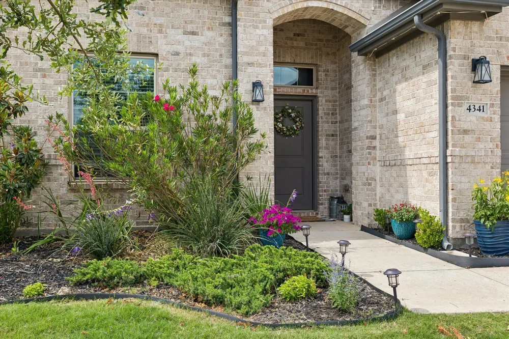 4341 Swallow Drive Fort Worth, TX 76262