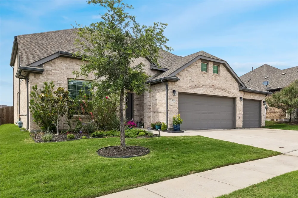 4341 Swallow Drive Fort Worth, TX 76262