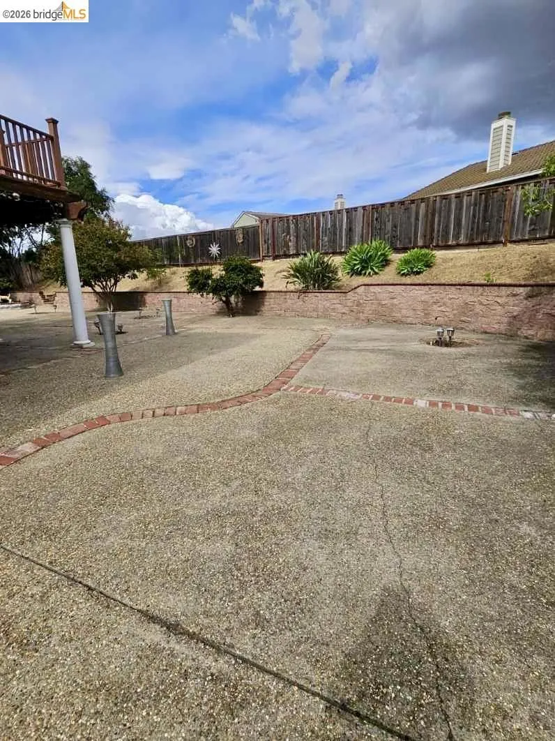 10 live Oak Pittsburg, CA 94565