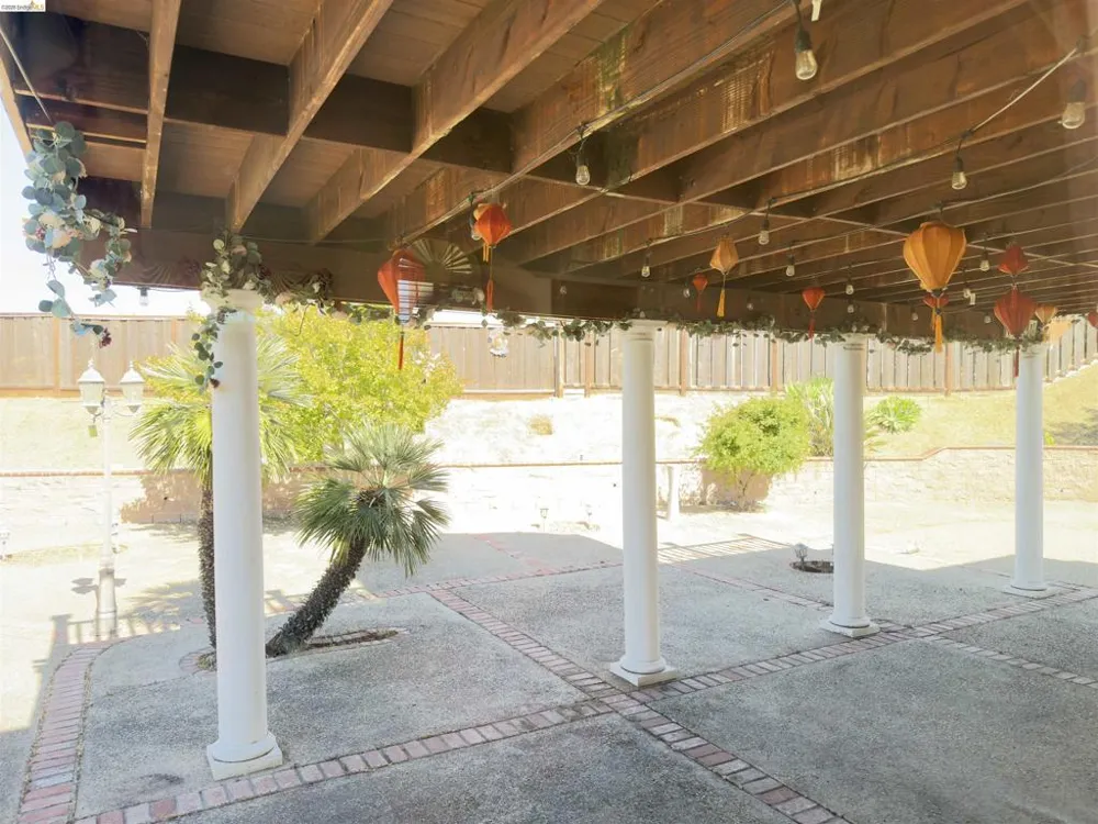 10 live Oak Pittsburg, CA 94565